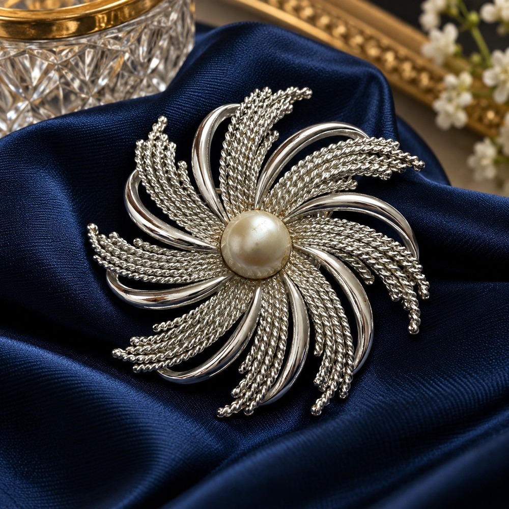 Vintage Sarah Coventry Silver Tone Faux Pearl Swirl Starburst Brooch Pin